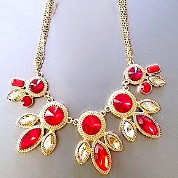 RED STATEMENT NECKLACE NWT - Picture 3 of 6